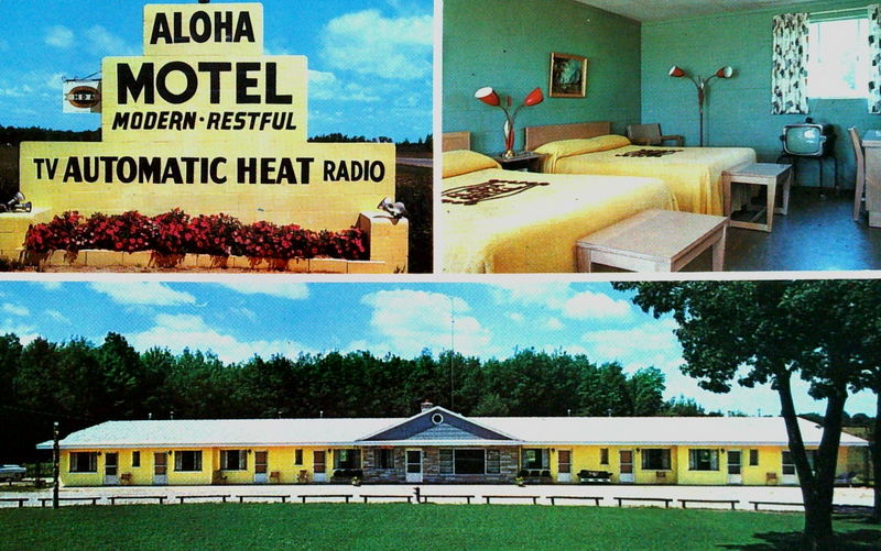 Twin Pines Motel and Apartments (Aloha Motel) - Old Postcard (newer photo)